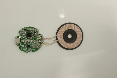 車(chē)載無(wú)線(xiàn)充電支架源頭廠(chǎng)家