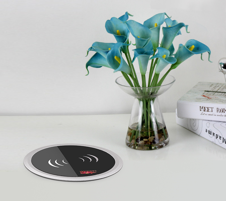 桌面嵌入式無線充